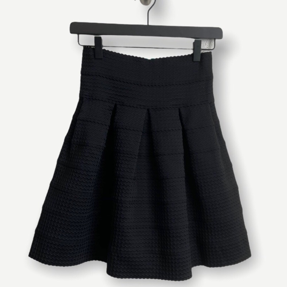 Anthropologie Girls From Savoy Ponte Skirt! - Picture 2 of 6
